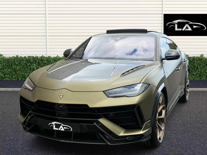 Lamborghini Urus view 2