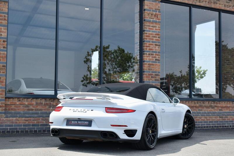 Porsche 911 view 2
