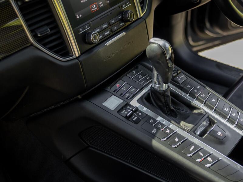 Porsche Macan view 6