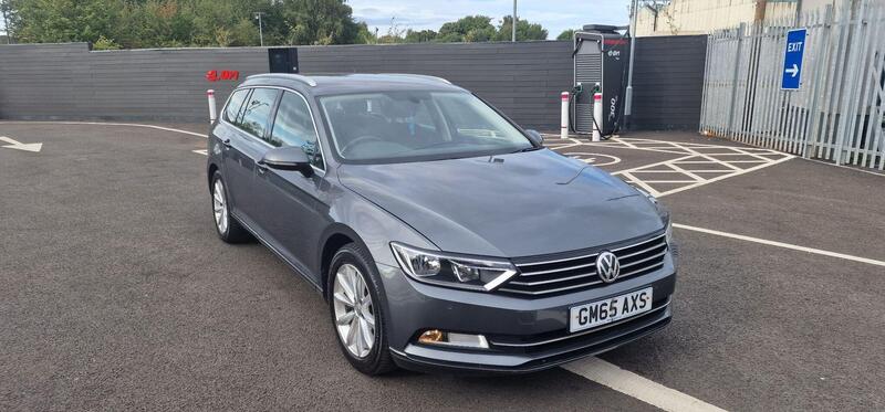 Volkswagen Passat view 5