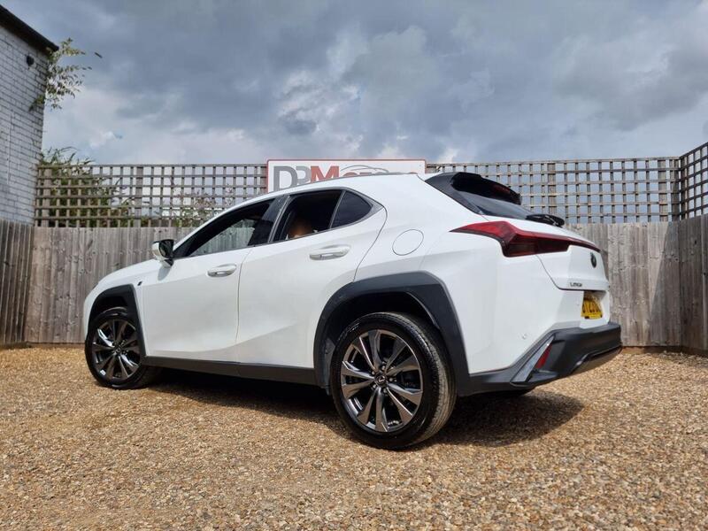 Lexus Ux view 4