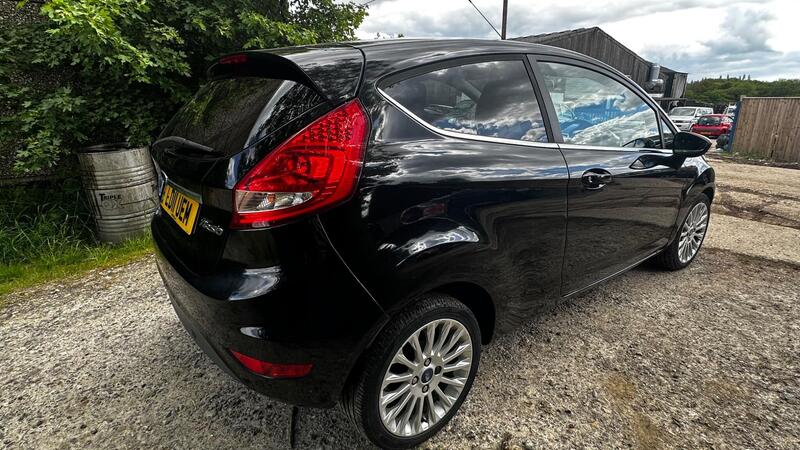 2011 Ford Fiesta — photo 7