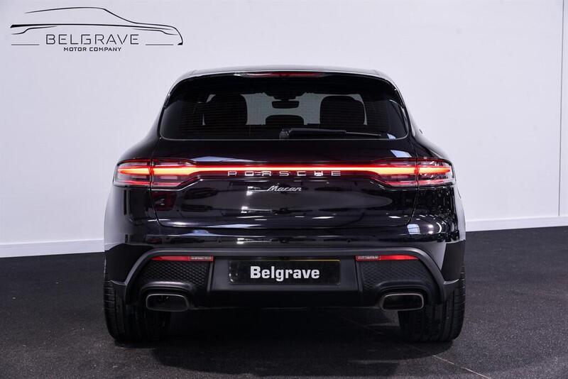 Porsche Macan view 5