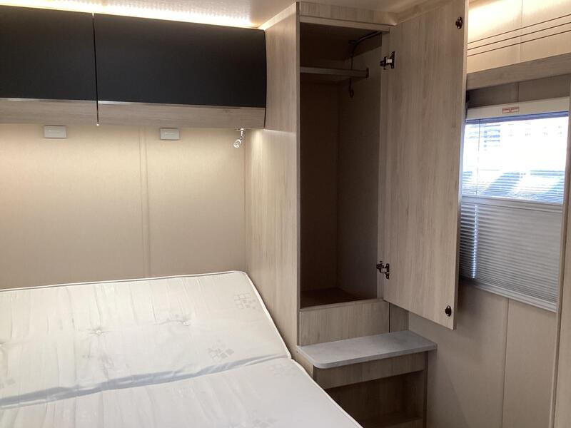 Auto-Trail Expedition C71 — image 28