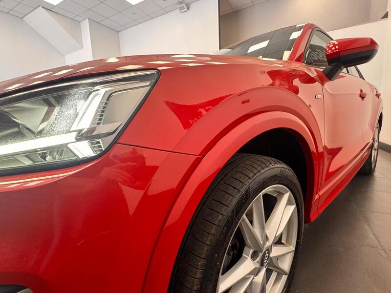Audi Q2 view 10