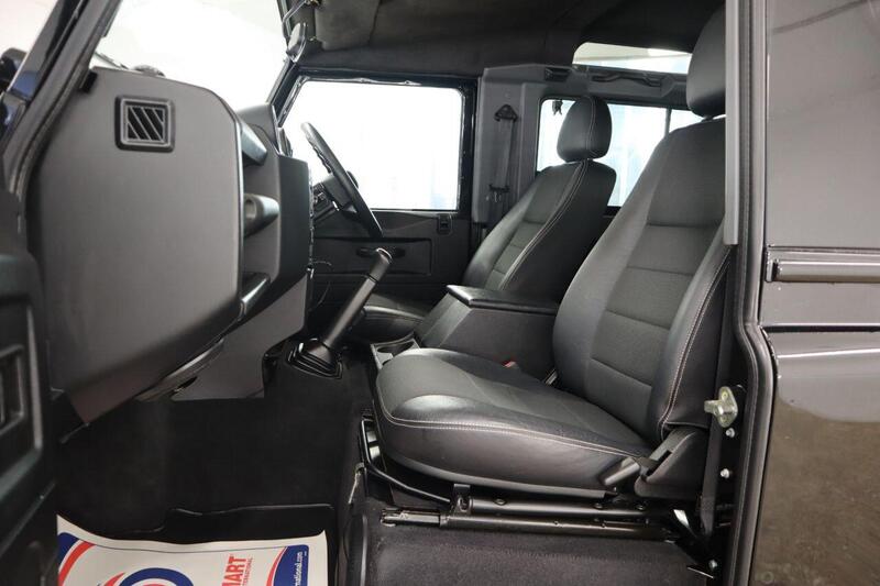 Land Rover Defender view 19
