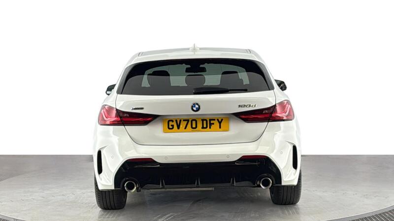BMW 1 Series view 5