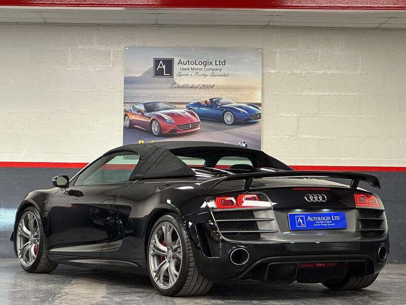 Audi Audi R8 view 2