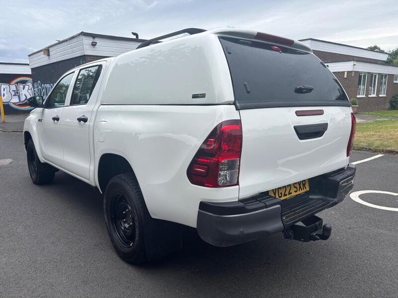 Toyota Hilux view 5
