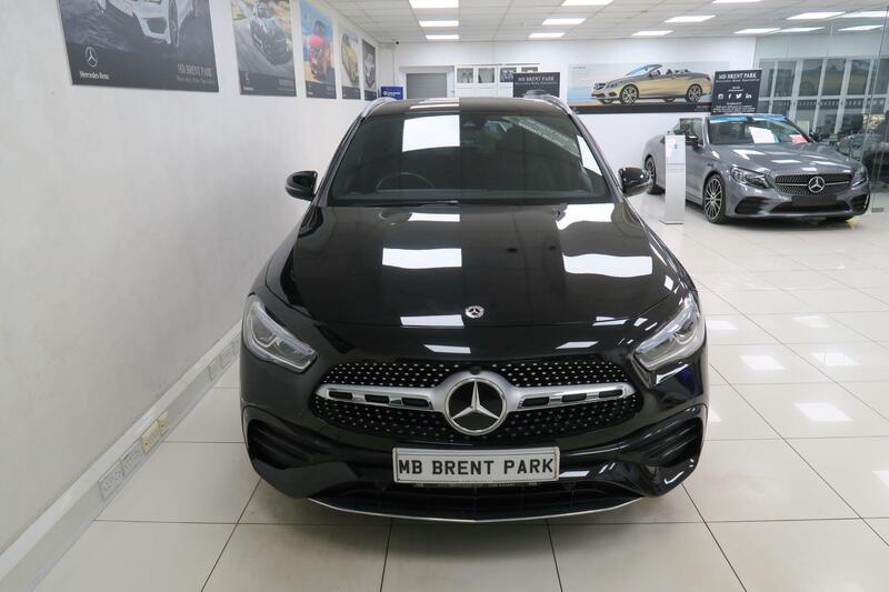 Mercedes-Benz Mercedes-Benz GLA view 2