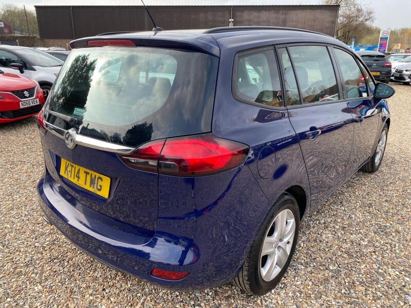 Vauxhall Zafira Tourer view 4