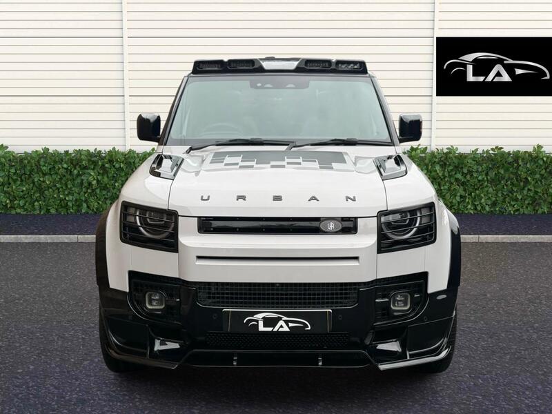 Land Rover Defender 110 view 4