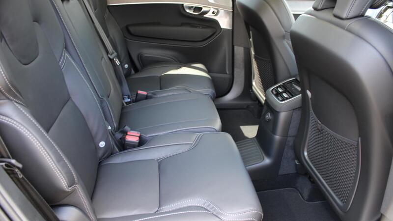 Volvo XC90 view 6