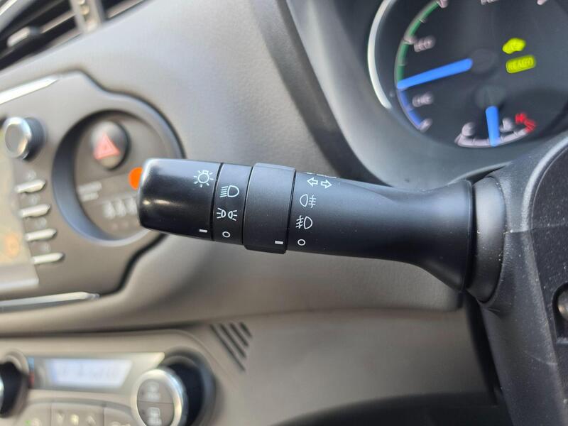 Toyota Yaris 1.5 VVT-h Icon Tech E-CVT Euro 6 (s/s) 5dr thumbnail 25