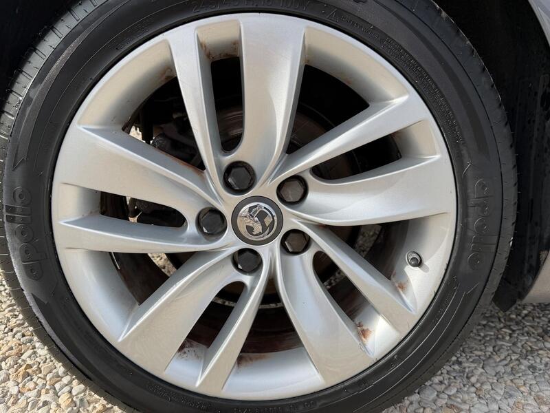 Vauxhall Insignia view 2