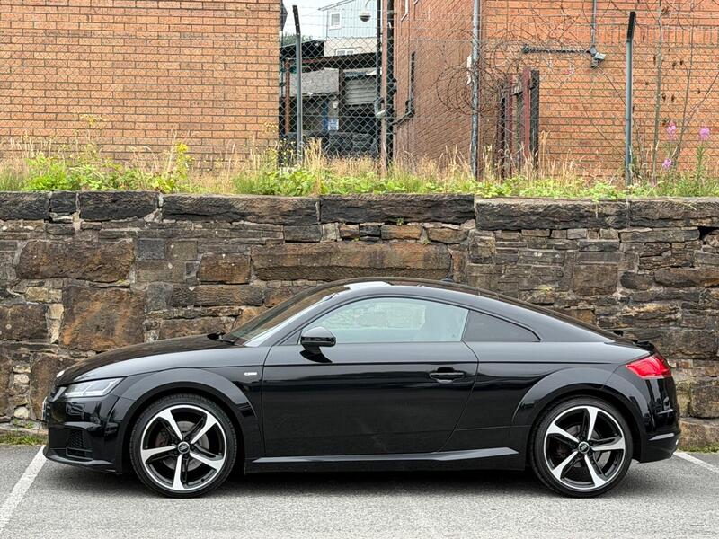 Audi TT view 4