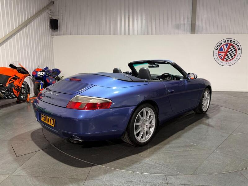Porsche 911 view 3