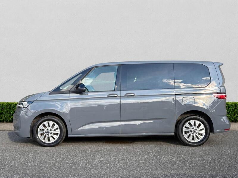 Volkswagen Multivan view 4