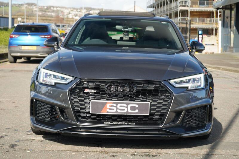 Audi RS4 view 5