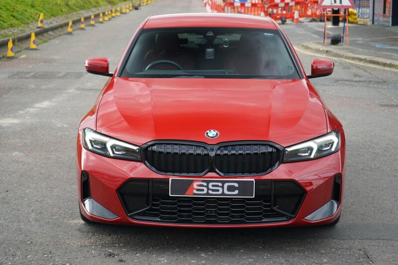 BMW 3 Series view 6