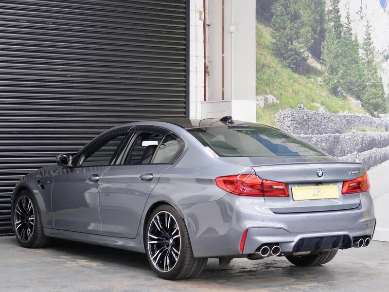 BMW M5 view 7