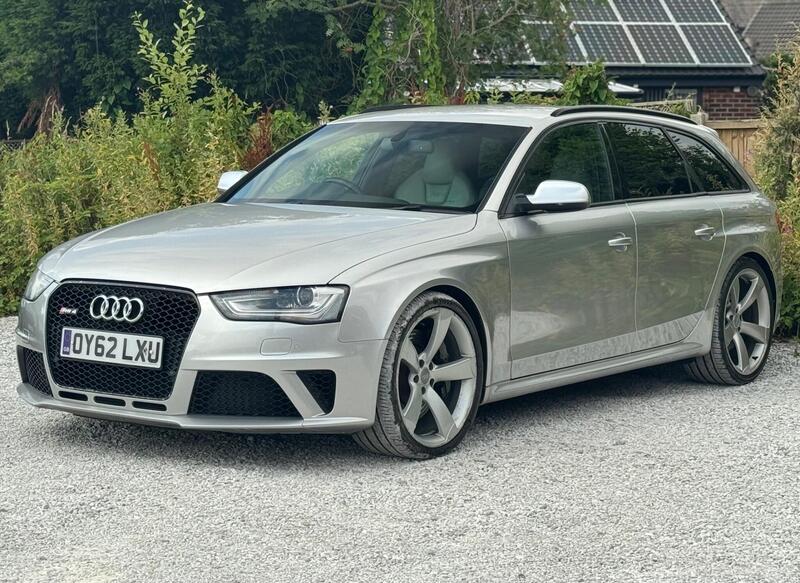 Audi RS4 view 5