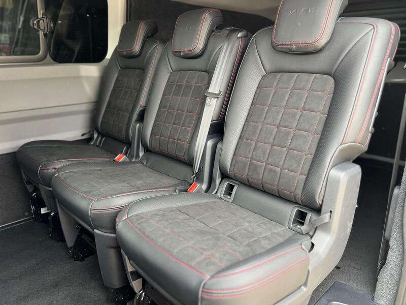 Volkswagen Transporter view 7
