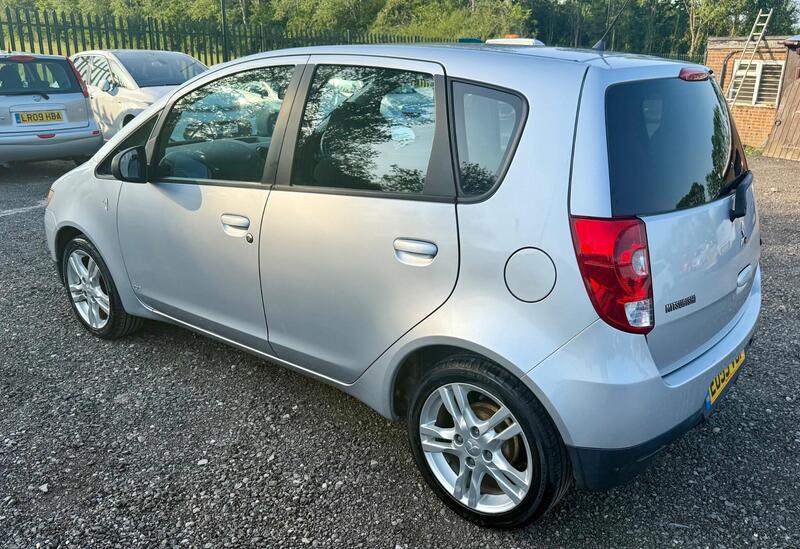 Mitsubishi Colt view 4
