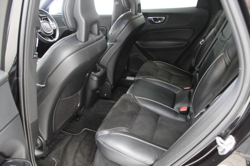 2018 Volvo XC60 in Black — image 20 of 74