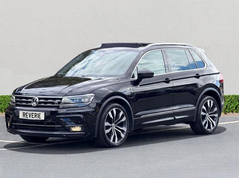 Volkswagen Tiguan view 3