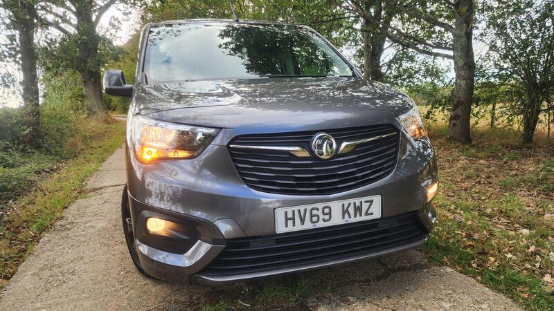 2019 Vauxhall Combo Life — photo 19