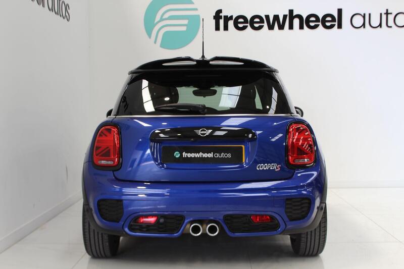 2019 MINI Hatch in Blue — image 3 of 5
