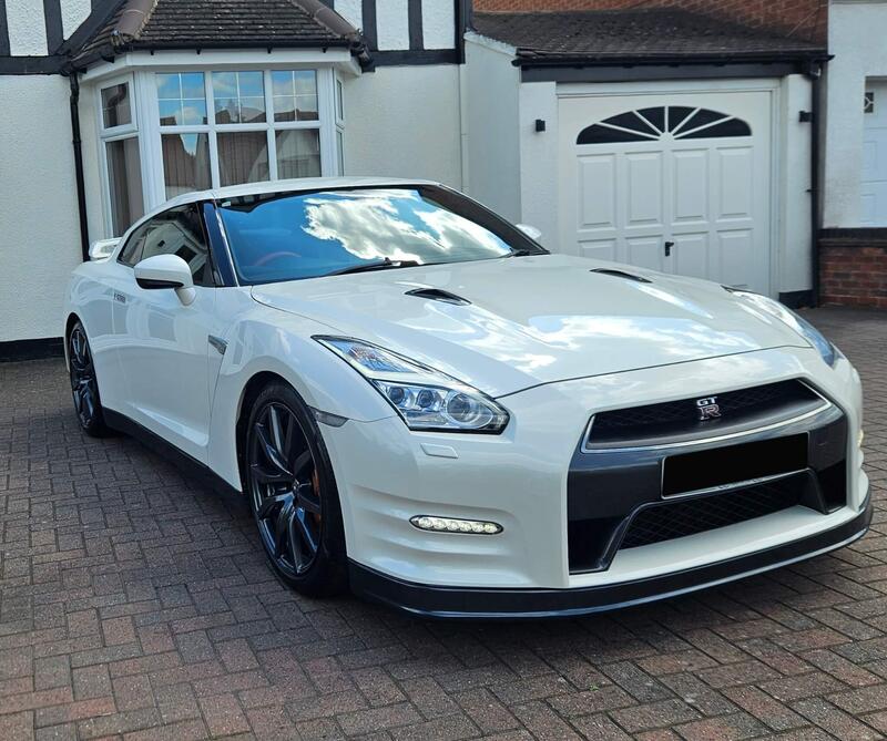 Nissan GT-R