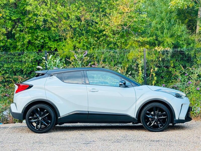 Toyota C-HR view 4