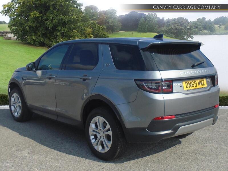 Land Rover Discovery Sport view 4
