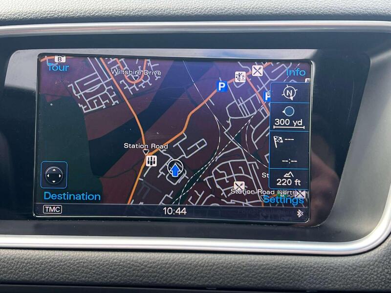 Audi SQ5 view 7