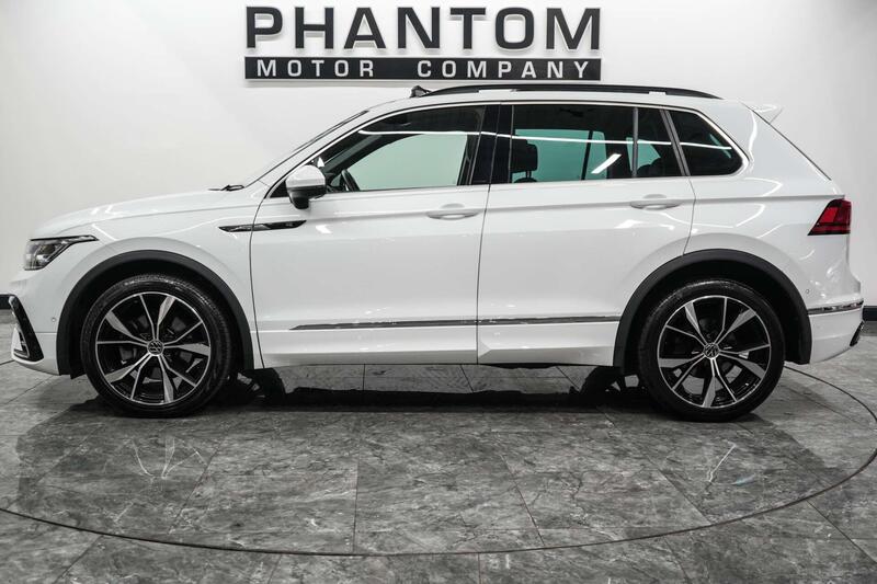 Volkswagen Tiguan view 3
