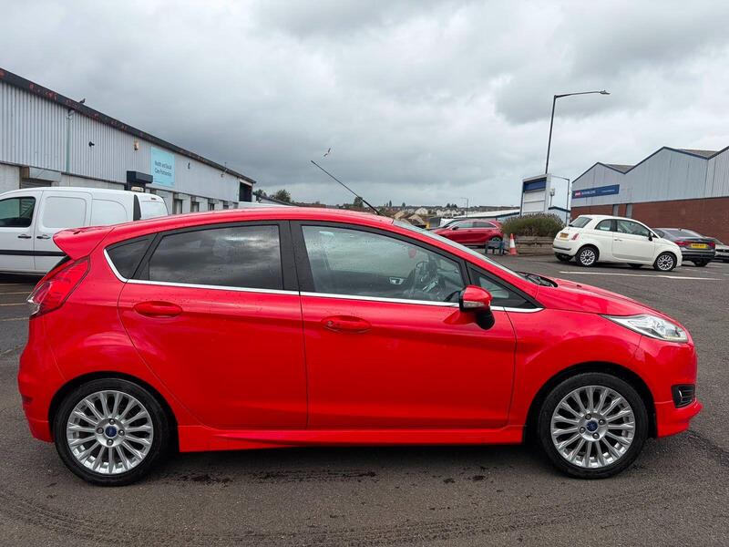 Ford Fiesta view 3