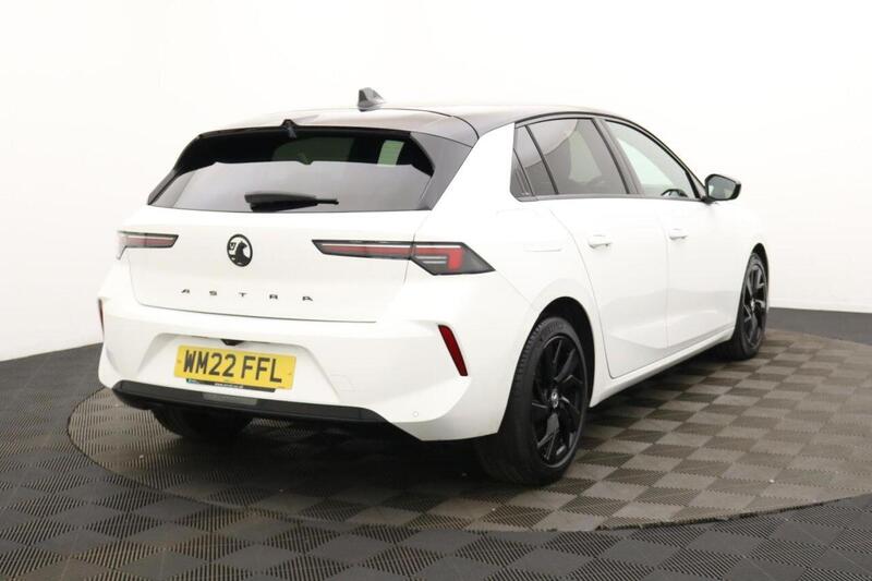 Vauxhall Astra view 4