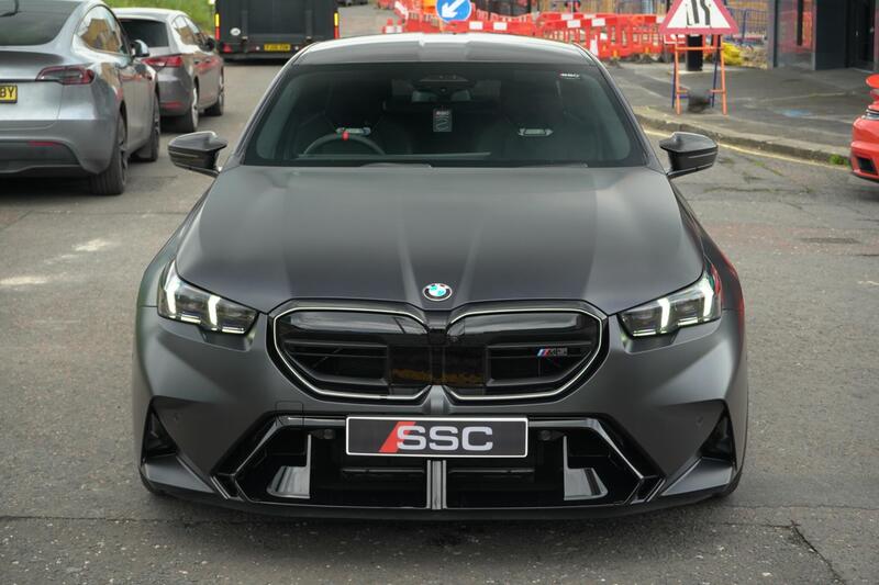 BMW M5 view 6