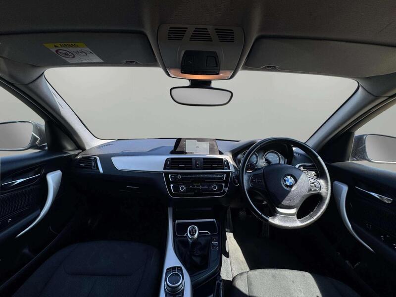 BMW 1 Series view 4