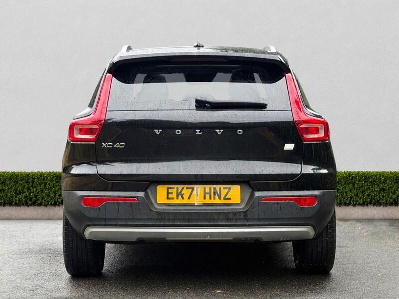 Volvo XC40 view 6