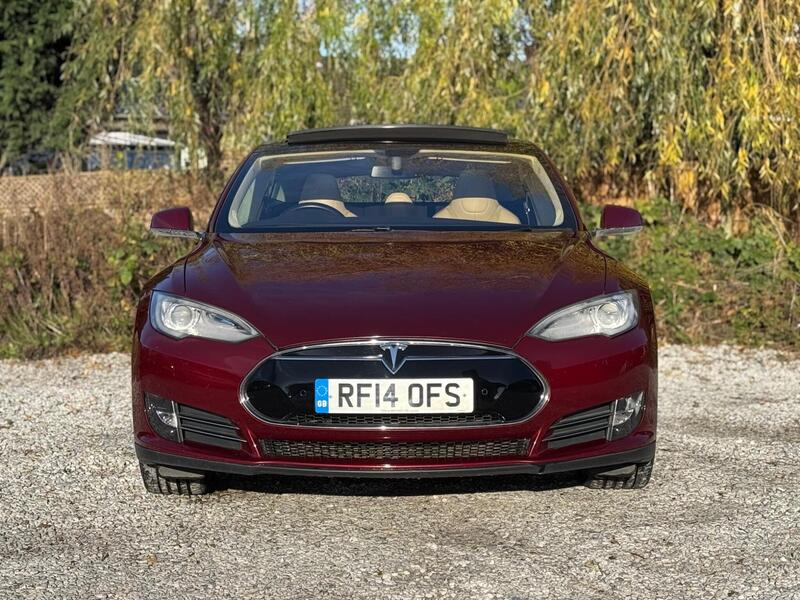 Tesla Model S view 4