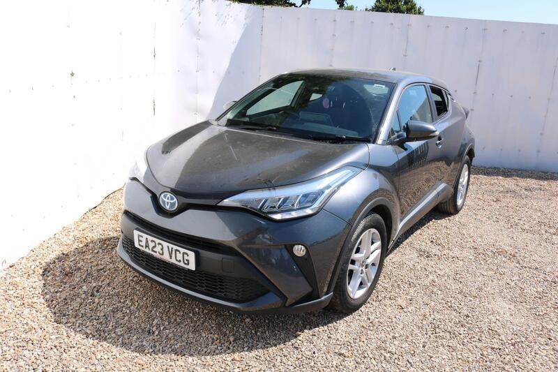 Toyota C-HR main image