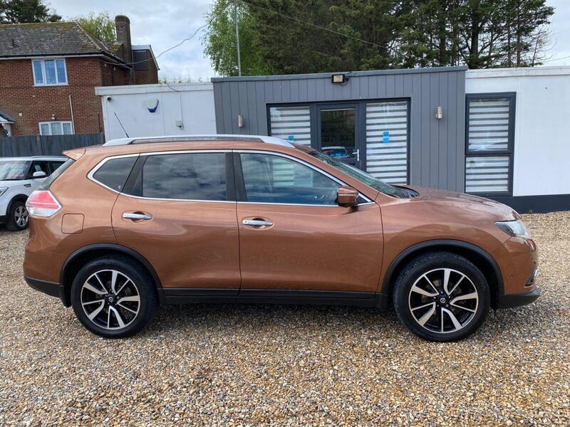 Nissan X-Trail view 4