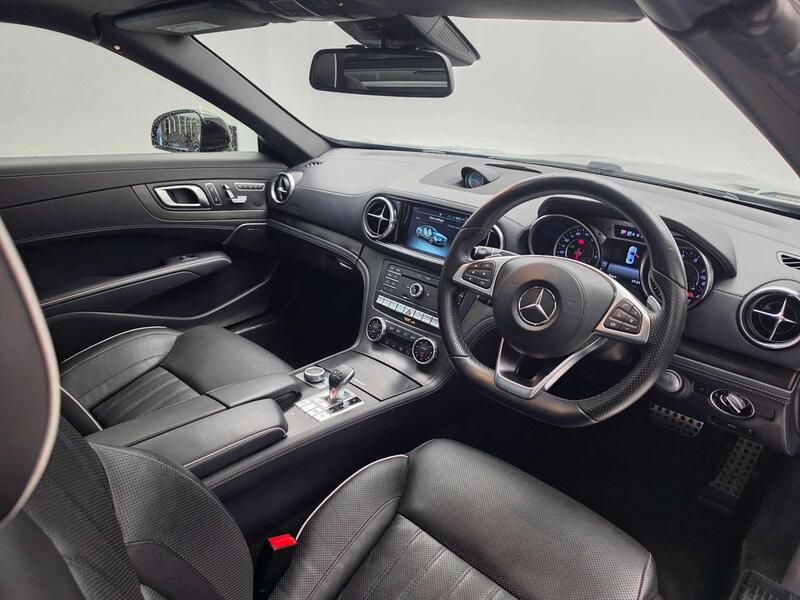 Mercedes-Benz Mercedes-Benz SL view 3