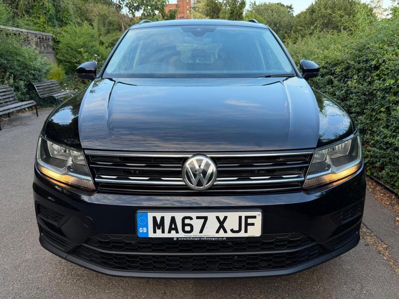 Volkswagen Tiguan view 2