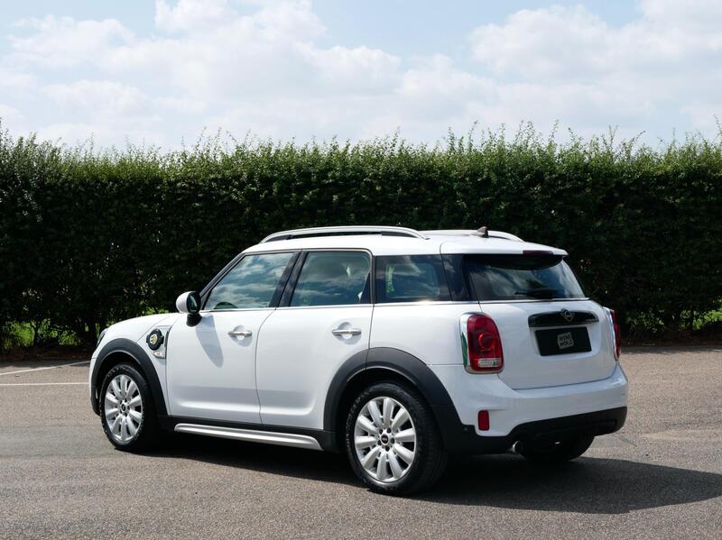 Mini Countryman view 2
