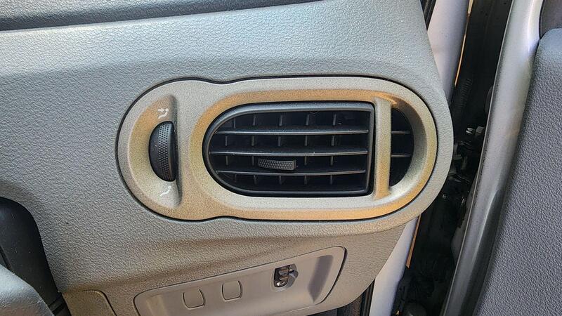 2009 Renault Modus — photo 28