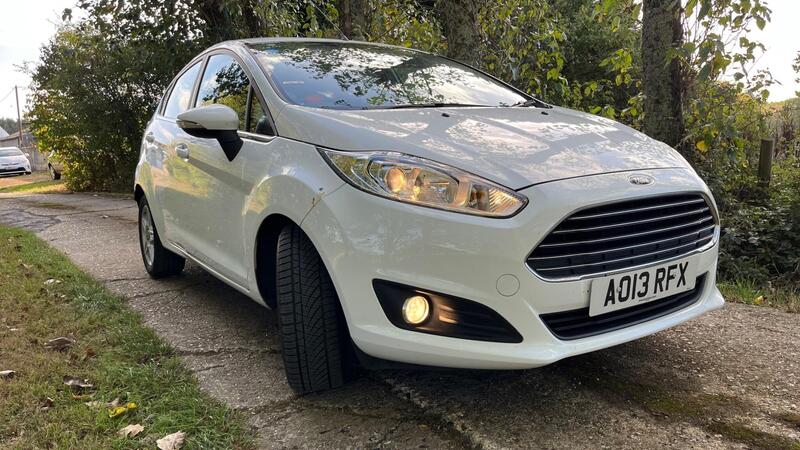 2013 Ford Fiesta — photo 14
